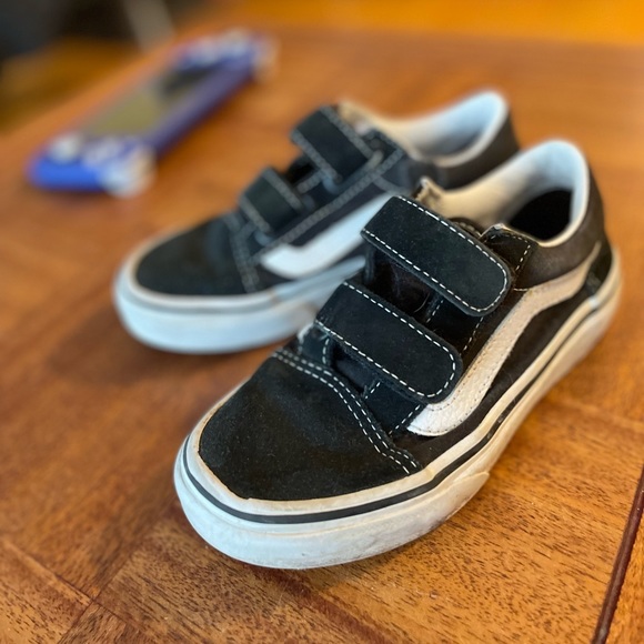 Kids size 12 suede vans shoes
